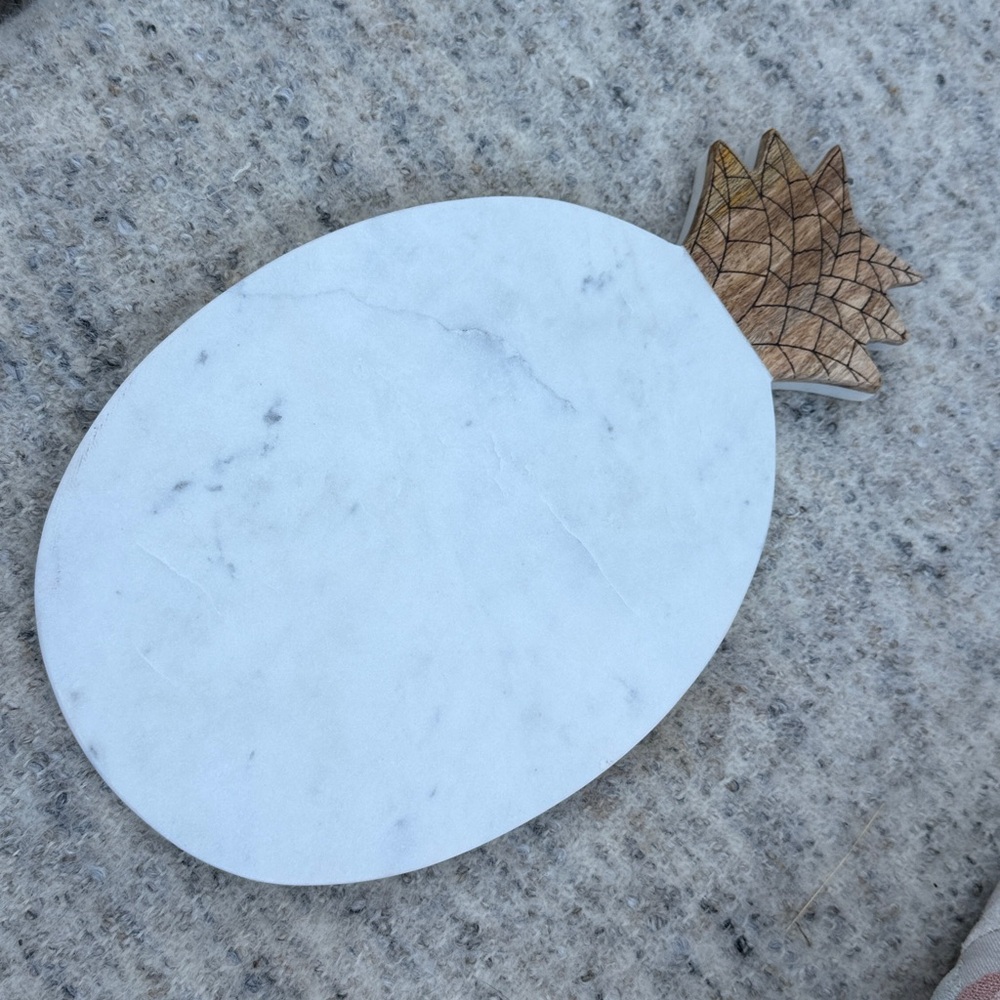 Anthropologie Marble Pineapple Cheese Board. NWT - Picture 2 of 4
